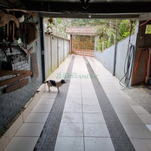 Casa com 295m², 4 dormitórios, 2 vagas, no bairro Charqueadas em Caxias do Sul para Comprar