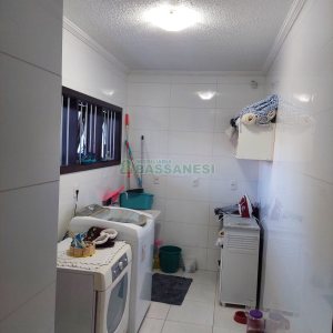 Casa com 240m², 3 dormitórios, 2 vagas, no bairro São Luiz em Caxias do Sul para Comprar