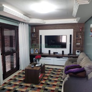 Casa com 240m², 3 dormitórios, 2 vagas, no bairro São Luiz em Caxias do Sul para Comprar