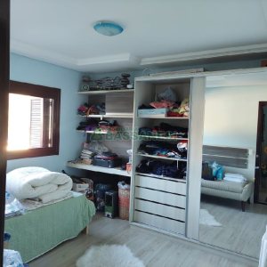 Casa com 240m², 3 dormitórios, 2 vagas, no bairro São Luiz em Caxias do Sul para Comprar