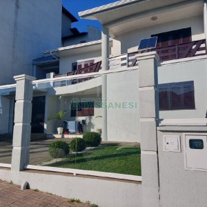 Casa com 240m², 3 dormitórios, 2 vagas, no bairro São Luiz em Caxias do Sul para Comprar