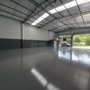 Pavilhão com 320m², no bairro Salgado Filho em Caxias do Sul para Comprar