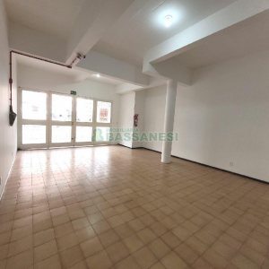 Loja com 90m², no bairro Centro em Caxias do Sul para Alugar