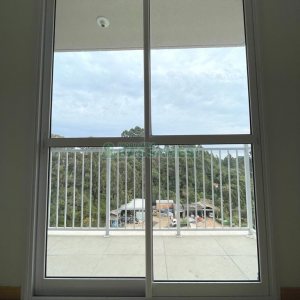 Apartamento com 56m², 2 dormitórios, 1 vaga, no bairro Cidade Nova em Caxias do Sul para Alugar