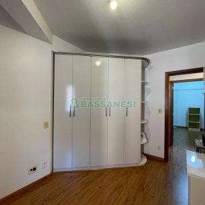 Apartamento com 260m², 3 dormitórios, 2 vagas, no bairro São Pelegrino em Caxias do Sul para Alugar