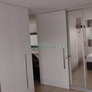 Apartamento com 83m², 1 dormitório, 1 vaga, no bairro Panazzolo em Caxias do Sul para Comprar