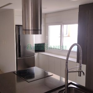 Apartamento com 83m², 1 dormitório, 1 vaga, no bairro Panazzolo em Caxias do Sul para Comprar