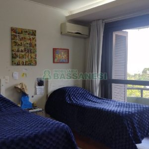 Apartamento com 263m², 4 dormitórios, 2 vagas, no bairro Centro em Caxias do Sul para Comprar