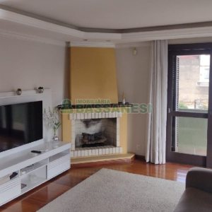 Apartamento com 263m², 4 dormitórios, 2 vagas, no bairro Centro em Caxias do Sul para Comprar