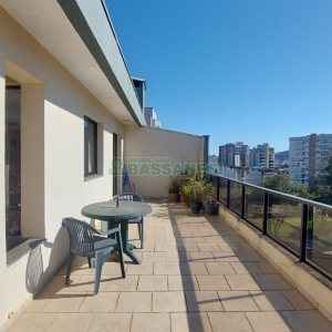 Apto Mobiliado com 193m², 3 dormitórios, 4 vagas, no bairro Pio X em Caxias do Sul para Comprar