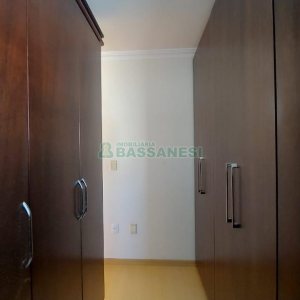Apto Mobiliado com 193m², 3 dormitórios, 4 vagas, no bairro Pio X em Caxias do Sul para Comprar