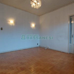 Casa com 209m², 3 dormitórios, 1 vaga, no bairro Rio Branco em Caxias do Sul para Comprar