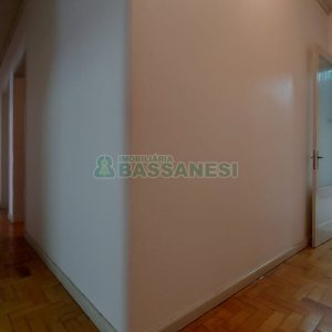 Casa com 209m², 3 dormitórios, 1 vaga, no bairro Rio Branco em Caxias do Sul para Comprar