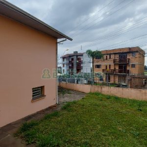 Casa com 209m², 3 dormitórios, 1 vaga, no bairro Rio Branco em Caxias do Sul para Comprar