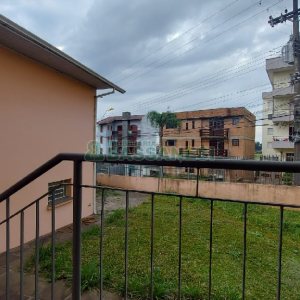 Casa com 209m², 3 dormitórios, 1 vaga, no bairro Rio Branco em Caxias do Sul para Comprar
