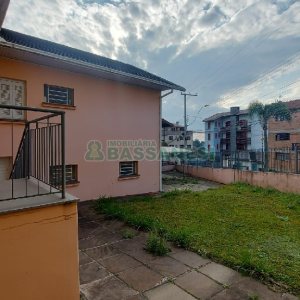 Casa com 209m², 3 dormitórios, 1 vaga, no bairro Rio Branco em Caxias do Sul para Comprar