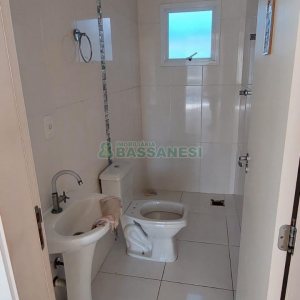 Sobrado com 83m², 2 dormitórios, 1 vaga, no bairro Desvio Rizzo em Caxias do Sul para Comprar