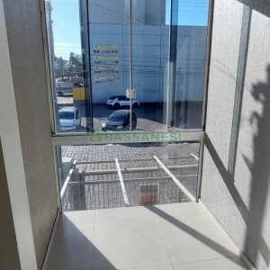 Sobrado com 83m², 2 dormitórios, 1 vaga, no bairro Desvio Rizzo em Caxias do Sul para Comprar
