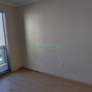 Sobrado com 83m², 2 dormitórios, 1 vaga, no bairro Desvio Rizzo em Caxias do Sul para Comprar