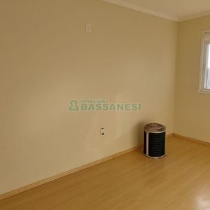 Sobrado com 83m², 2 dormitórios, 1 vaga, no bairro Desvio Rizzo em Caxias do Sul para Comprar