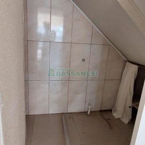 Sobrado com 83m², 2 dormitórios, 1 vaga, no bairro Desvio Rizzo em Caxias do Sul para Comprar