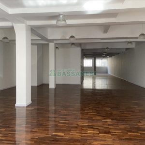 Loja com 300m², no bairro Centro em Caxias do Sul para Alugar