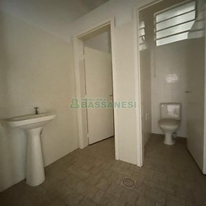 Loja com 300m², no bairro Centro em Caxias do Sul para Alugar