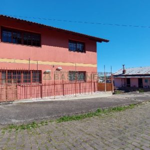 Casa com 405m², 3 dormitórios, 2 vagas, no bairro Rio Branco em Caxias do Sul para Comprar