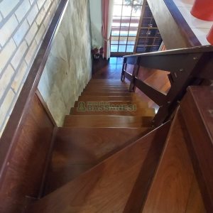 Casa com 405m², 3 dormitórios, 2 vagas, no bairro Rio Branco em Caxias do Sul para Comprar