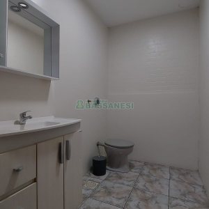 Casa com 405m², 3 dormitórios, 2 vagas, no bairro Rio Branco em Caxias do Sul para Comprar
