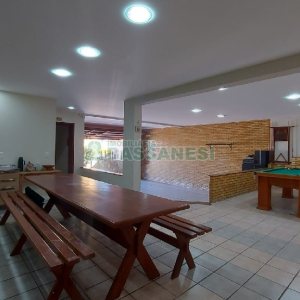 Casa com 405m², 3 dormitórios, 2 vagas, no bairro Rio Branco em Caxias do Sul para Comprar