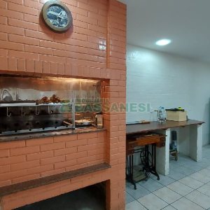 Casa com 405m², 3 dormitórios, 2 vagas, no bairro Rio Branco em Caxias do Sul para Comprar