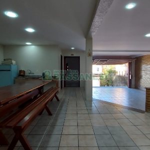 Casa com 405m², 3 dormitórios, 2 vagas, no bairro Rio Branco em Caxias do Sul para Comprar