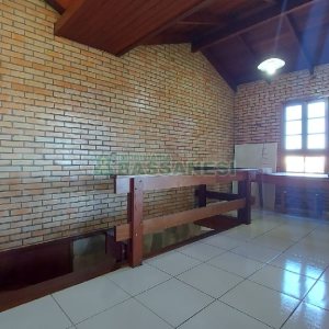 Casa com 405m², 3 dormitórios, 2 vagas, no bairro Rio Branco em Caxias do Sul para Comprar