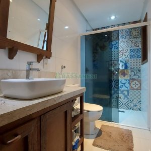 Casa com 405m², 3 dormitórios, 2 vagas, no bairro Rio Branco em Caxias do Sul para Comprar