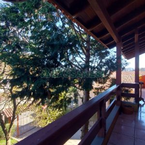 Casa com 405m², 3 dormitórios, 2 vagas, no bairro Rio Branco em Caxias do Sul para Comprar