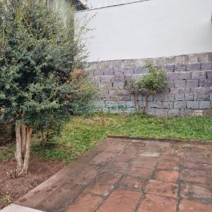 Casa com 130m², 5 dormitórios, 2 vagas, no bairro Centro em Caxias do Sul para Comprar