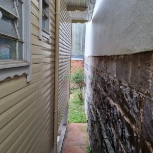 Casa com 130m², 5 dormitórios, 2 vagas, no bairro Centro em Caxias do Sul para Comprar