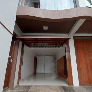 Sobrado com 164m², 3 dormitórios, 2 vagas, no bairro Santa Catarina em Caxias do Sul para Comprar