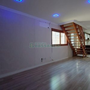 Sobrado com 164m², 3 dormitórios, 2 vagas, no bairro Santa Catarina em Caxias do Sul para Comprar