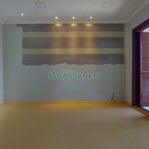 Sobrado com 164m², 3 dormitórios, 2 vagas, no bairro Santa Catarina em Caxias do Sul para Comprar