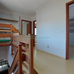 Sobrado com 164m², 3 dormitórios, 2 vagas, no bairro Santa Catarina em Caxias do Sul para Comprar