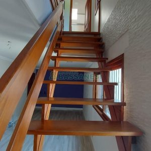 Sobrado com 164m², 3 dormitórios, 2 vagas, no bairro Santa Catarina em Caxias do Sul para Comprar