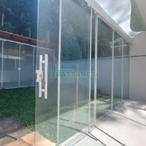 Sobrado com 164m², 3 dormitórios, 2 vagas, no bairro Santa Catarina em Caxias do Sul para Comprar