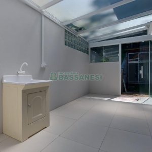 Sobrado com 164m², 3 dormitórios, 2 vagas, no bairro Santa Catarina em Caxias do Sul para Comprar