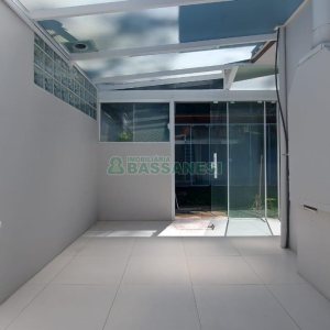 Sobrado com 164m², 3 dormitórios, 2 vagas, no bairro Santa Catarina em Caxias do Sul para Comprar