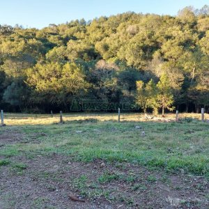 Chácara, no bairro Pedras Brancas em São Marcos para Comprar