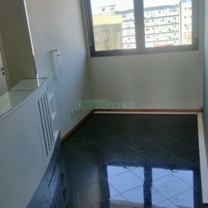 Sala com 48m², no bairro Centro em Caxias do Sul para Comprar