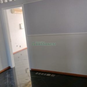 Sala com 48m², no bairro Centro em Caxias do Sul para Comprar