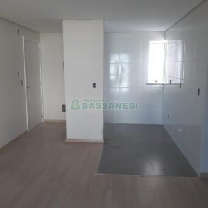 Apartamento com 60m², 2 dormitórios, 1 vaga, no bairro Salgado Filho em Caxias do Sul para Alugar